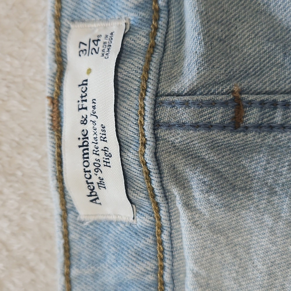 Abercrombie & Fitch Women's 90s Relaxed High Rise Light Blue Jeans:Size- 24S - Picture 3 of 13